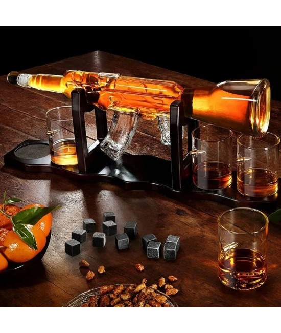 Set decantor in forma de mitraliera AK47 cu 4 pahare 850 ml