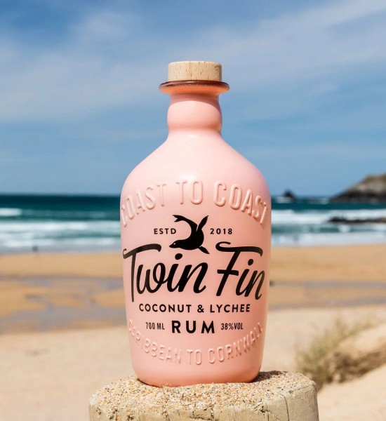 Twin Fin Coconut & Lychee Rom 0.7L Twin Fin Coconut & Lychee Rom 0.7L - 1