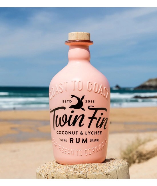 Twin Fin Coconut & Lychee Rom 0.7L Twin Fin Coconut & Lychee Rom 0.7L