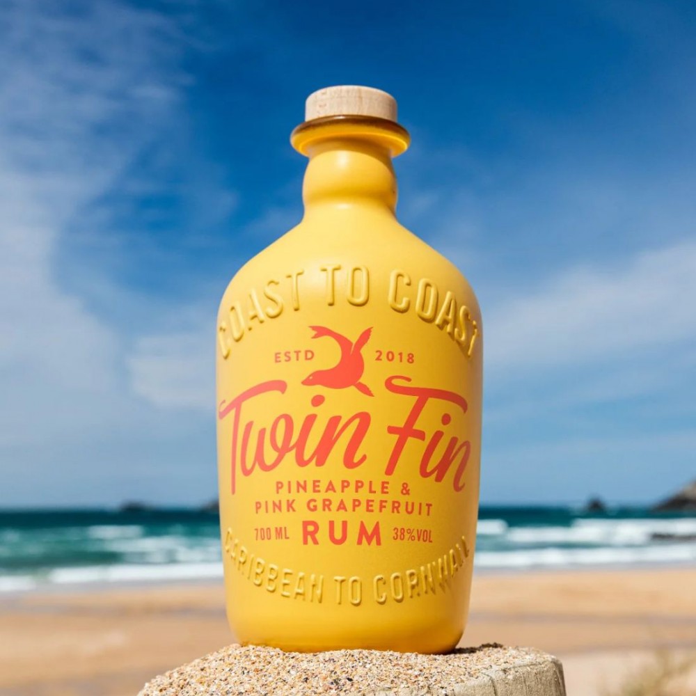 Twin Fin Pink Grapefruit Pineapple Rom 0.7L