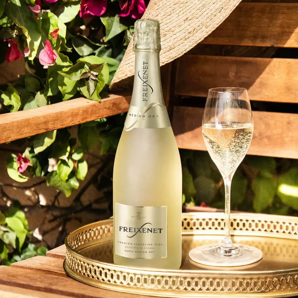Freixenet Carta Nevada Premium Cava Medium Dry 0.75L Freixenet Carta Nevada Premium Cava Medium Dry 0.75L